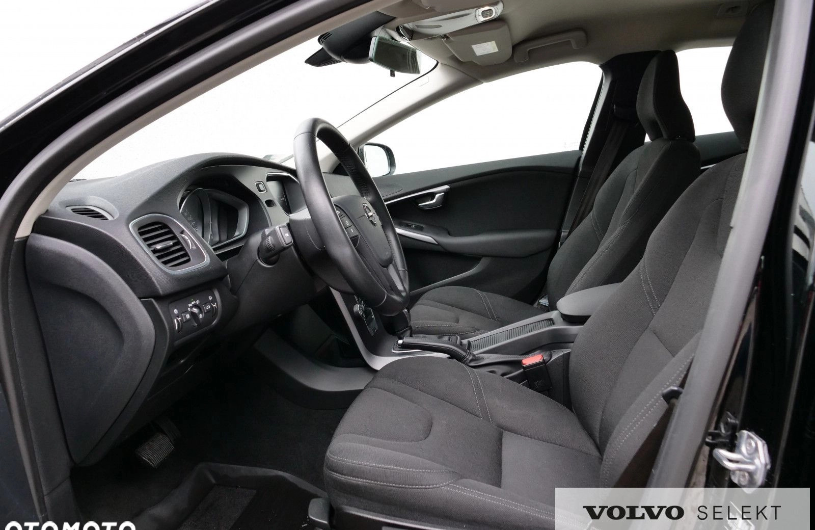 Volvo V40 cena 79900 przebieg: 63687, rok produkcji 2019 z Dukla małe 631